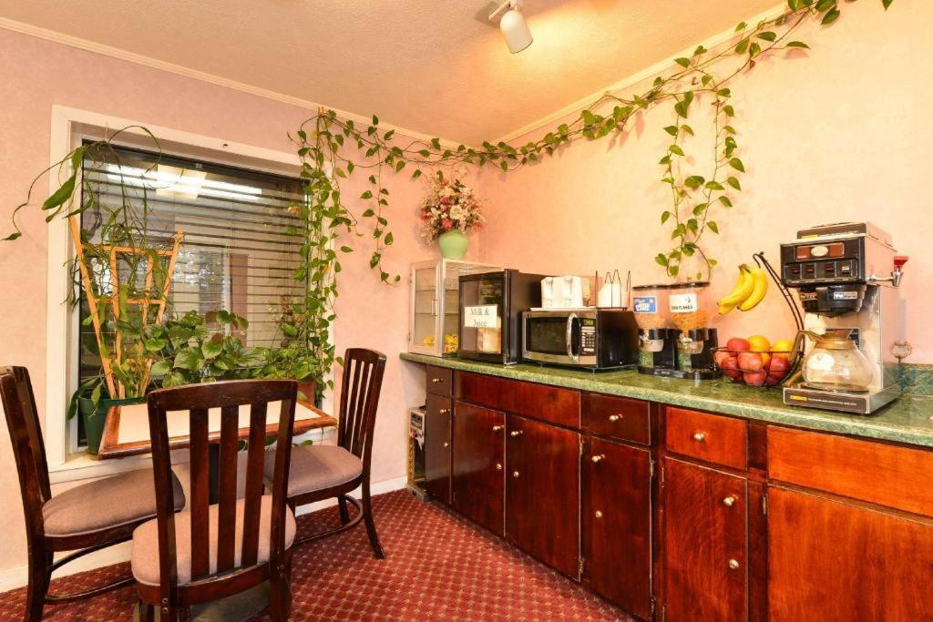 Americas Best Value Inn Heflin Dış mekan fotoğraf